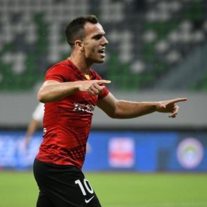 大众会员-【中超】儒尼奥尔两球 亚泰3比1大连人锁定赛区榜首