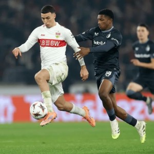 拜仁担忧曼城开3000万欧元的高价，抢下19岁荷兰右后卫里德